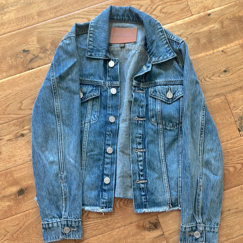 New Lucky brand cropped jean jacket